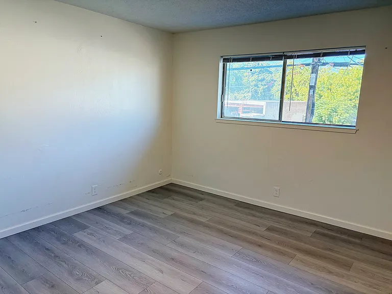 1219 T St #4 — Photo 4
