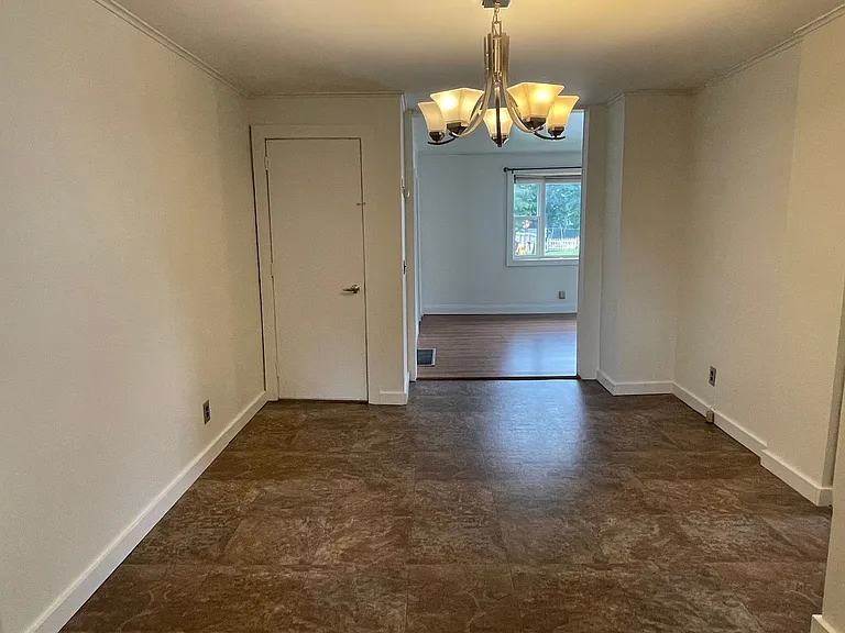 67 Carson Ave — Photo 5