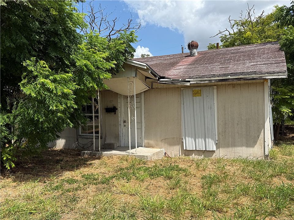 1st image of 609 Lopez St
