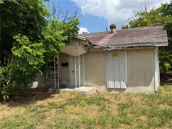 609 Lopez St, Robstown, TX 78380