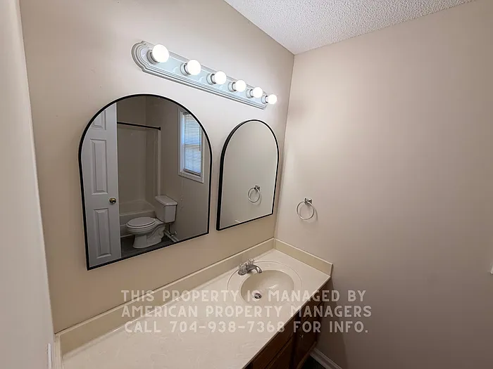 901 Hoke St — Photo 7