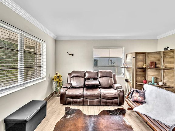 5th image of 1907 SW 22ND Avenue