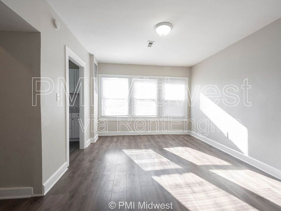 1st image of 5045 E 10th St