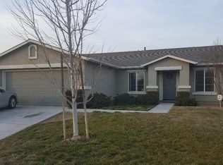 5211 E Garrett Ave, Fresno, CA 93725