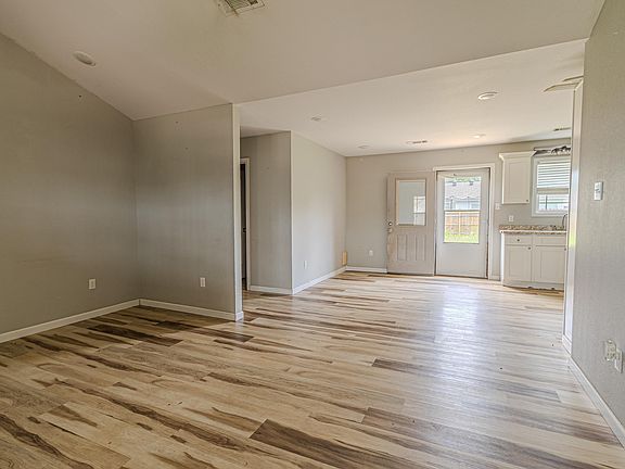 5th image of 104 Stacy Dr
