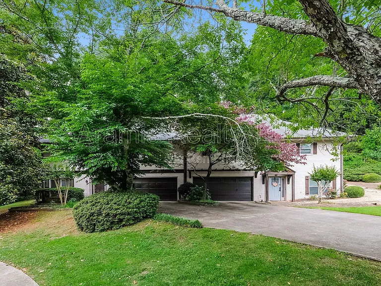 280 Halah Cir NE — Photo 2