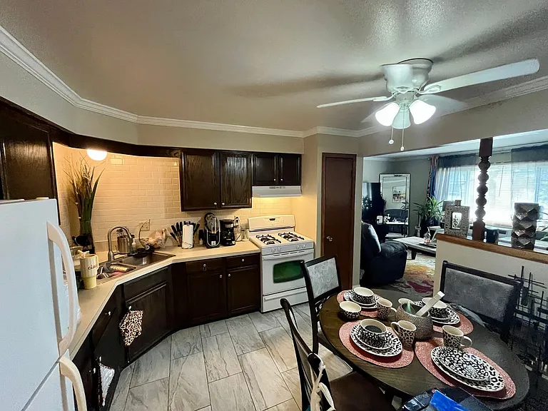 W155N11352 Sylvan Cir — Photo 13