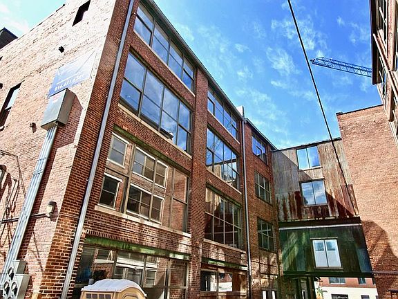 3rd image of 201 Wyandotte St APT 409
