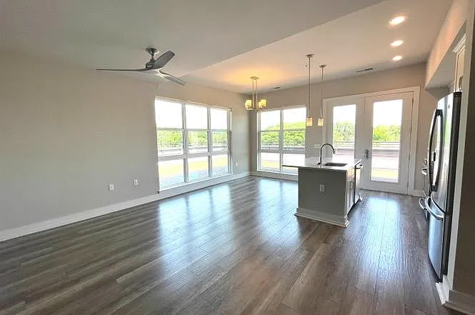1800 Mount Vernon Ave #405