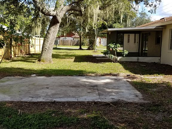 3rd image of 1643 Saxon Blvd