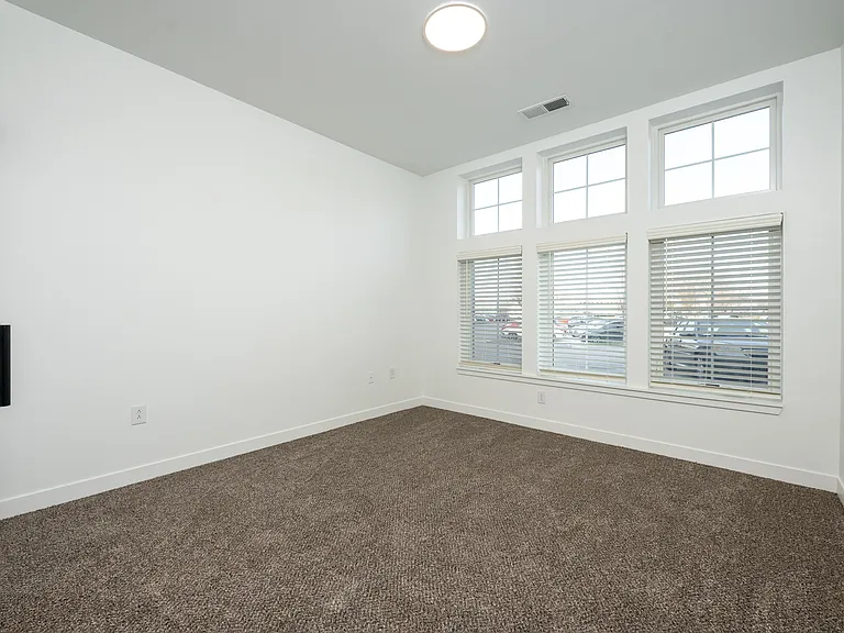 The Barlow — Photo 11