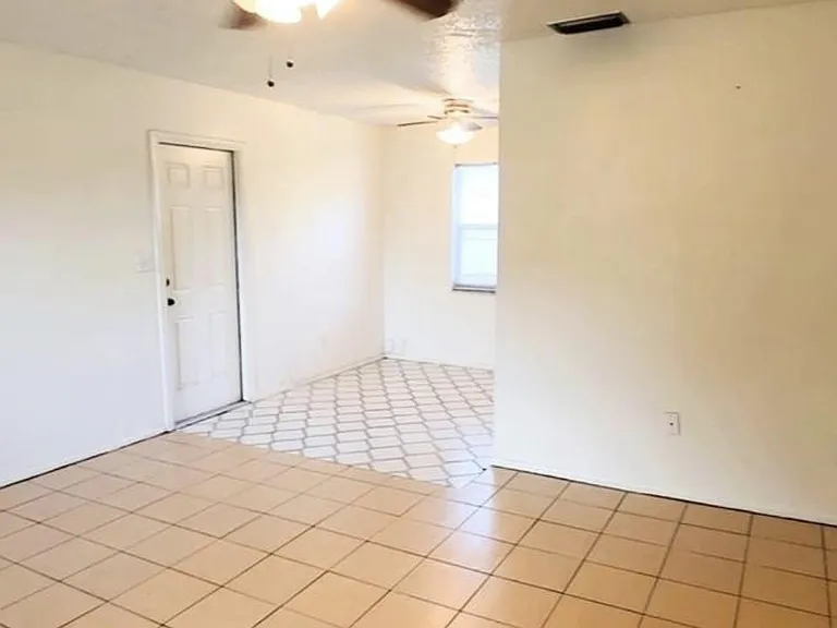 11013 Temple Ave — Photo 11