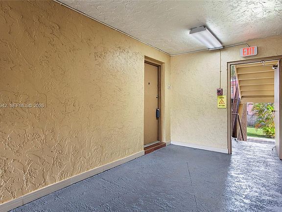 5th image of 5201 Geneva Way APT 211