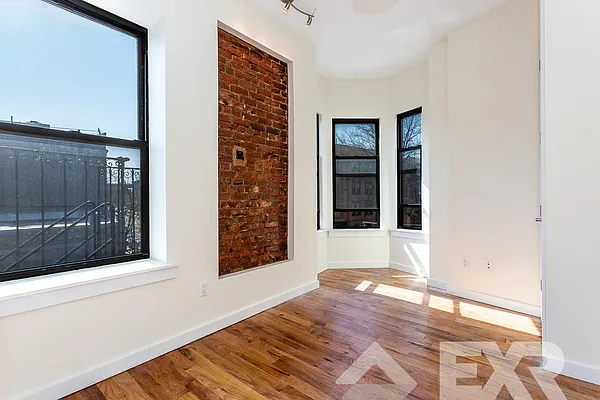 Rented by EXR | media 1