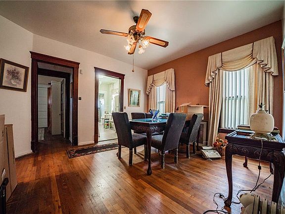 5th image of 1658 Delmont Ave