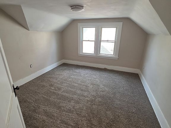 5th image of 240 E 28th St