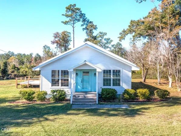 409 Lakepoint Rd, Alford, FL 32420