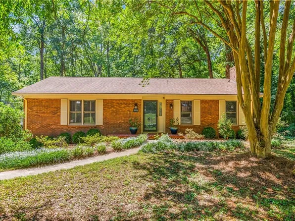 5532 Alma Dr, Winston Salem, NC 27105