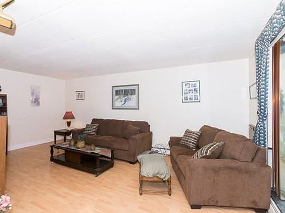 4th image of 273 Lake St Unit 4
