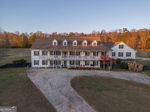 4th image of 2440 Deadwyler Rd