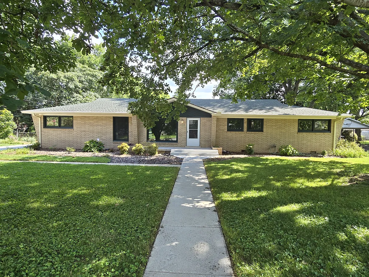 Building Photo - 1003 Greenhill St