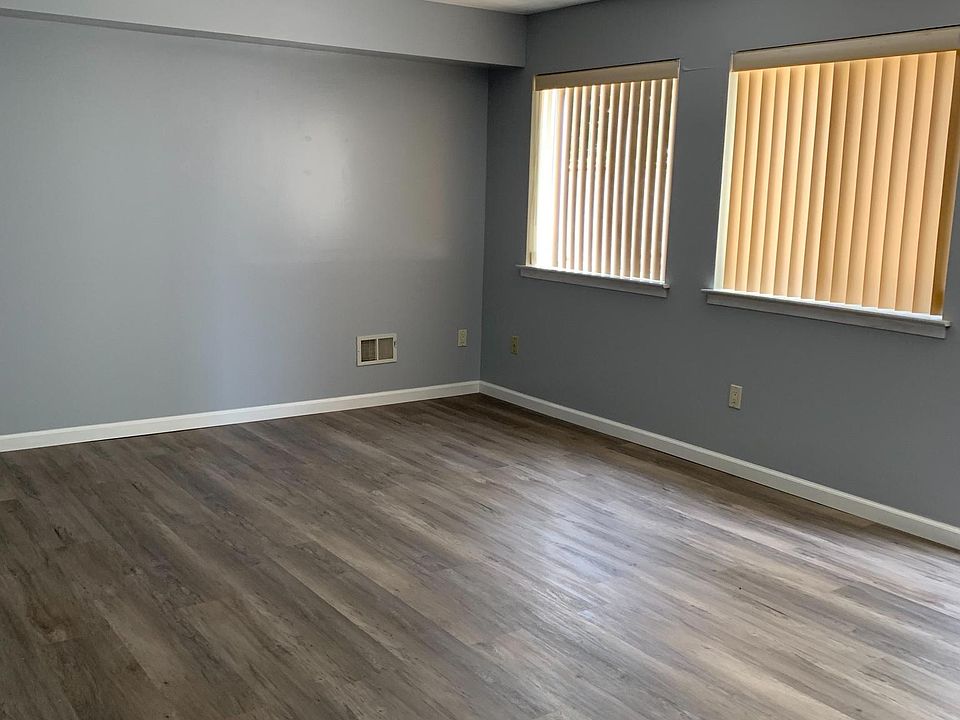1st image of 20 Shale St Floor 1