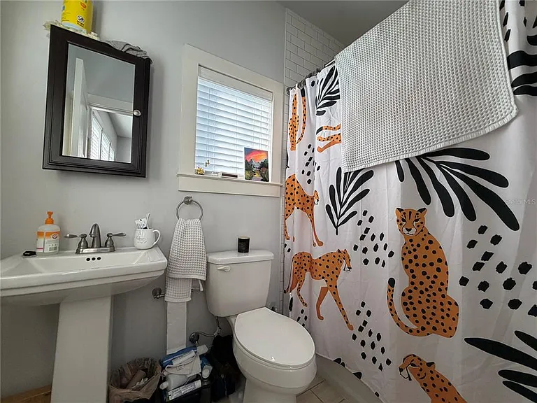 721 NW 10th St #10 — Photo 8