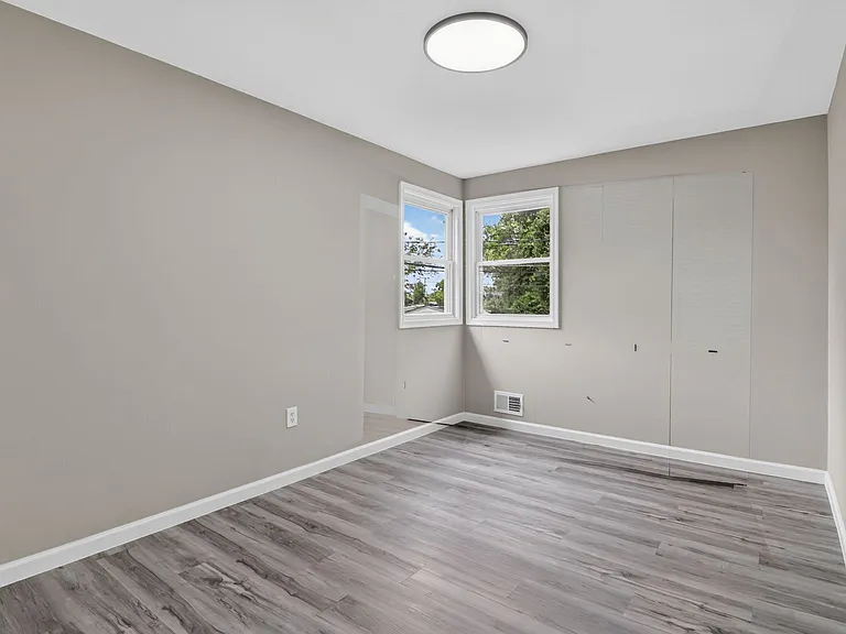 8116 Scotts Level Rd — Photo 15