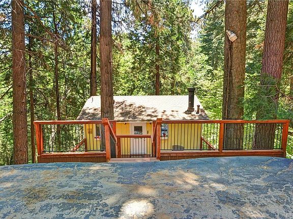 2nd image of 689 Oakmont Ln
