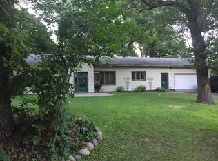 2809 Woodcrest Dr, Mounds View, MN 55112