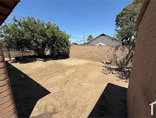 17393 San Bernardino Ave — Photo 11