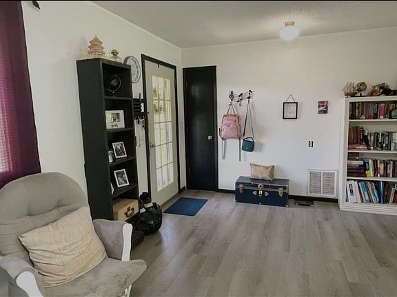 4th image of 6040 Boyer Rd