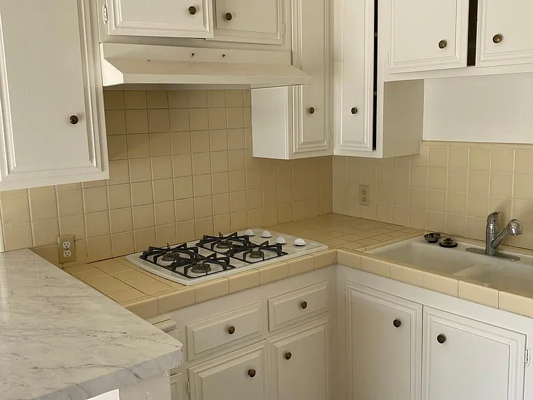4160 Duquesne Ave #3 — Photo 7