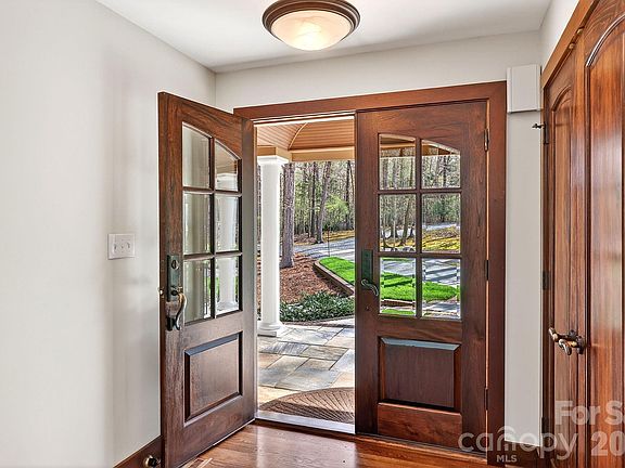 5th image of 2816 Blythe Rd