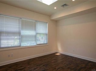 607 161st St #1F, Whitestone, NY 11357