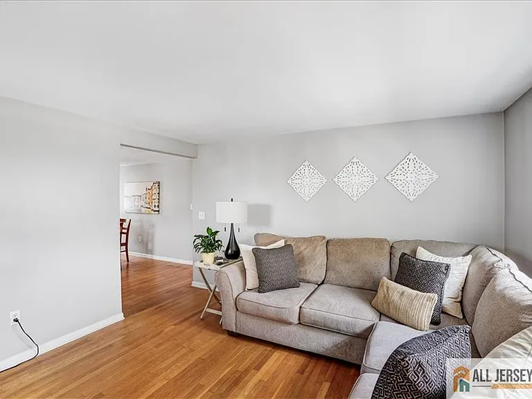 52 Saint Ann St #2-F — Photo 11
