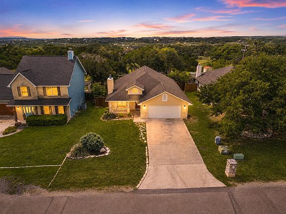 3rd image of 55 Sprucewood Dr