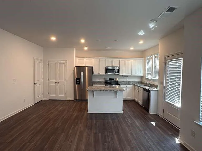 145 Star Ct — Photo 2