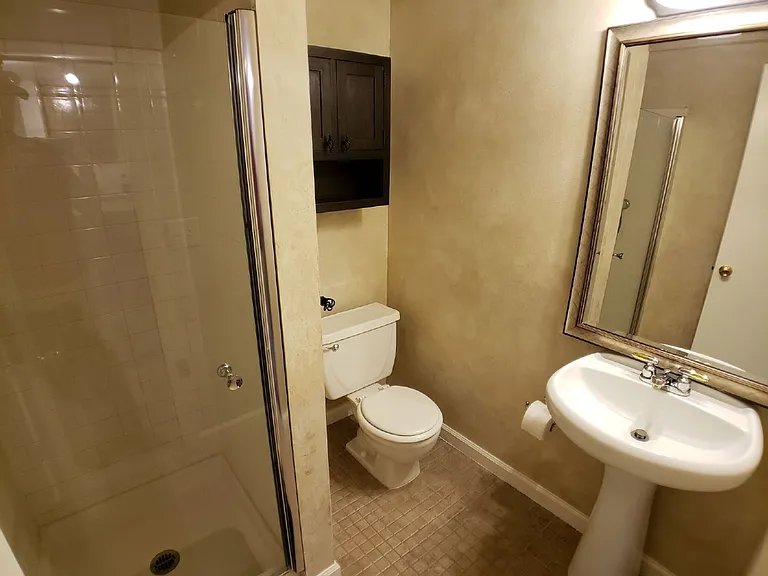 1048 Josephine St #B — Photo 15