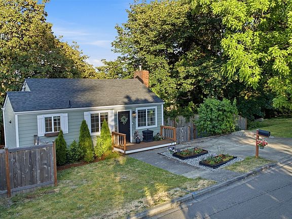 2nd image of 3511 E Grandview Avenue
