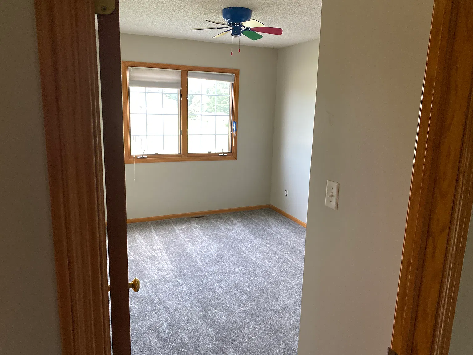 3 bed, 2.5 bath, 1628 sqft, $2,100 — Photo 4