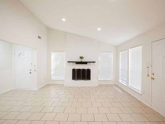 5th image of 12501 Hornbeam Dr