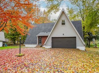 10247 Smugglers Cv, Aurora, OH 44202