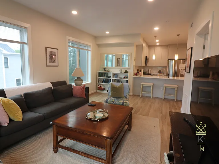 458 Washington St #203 — Photo 8