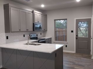 203 E 9th St #A, Mabank, TX 75147