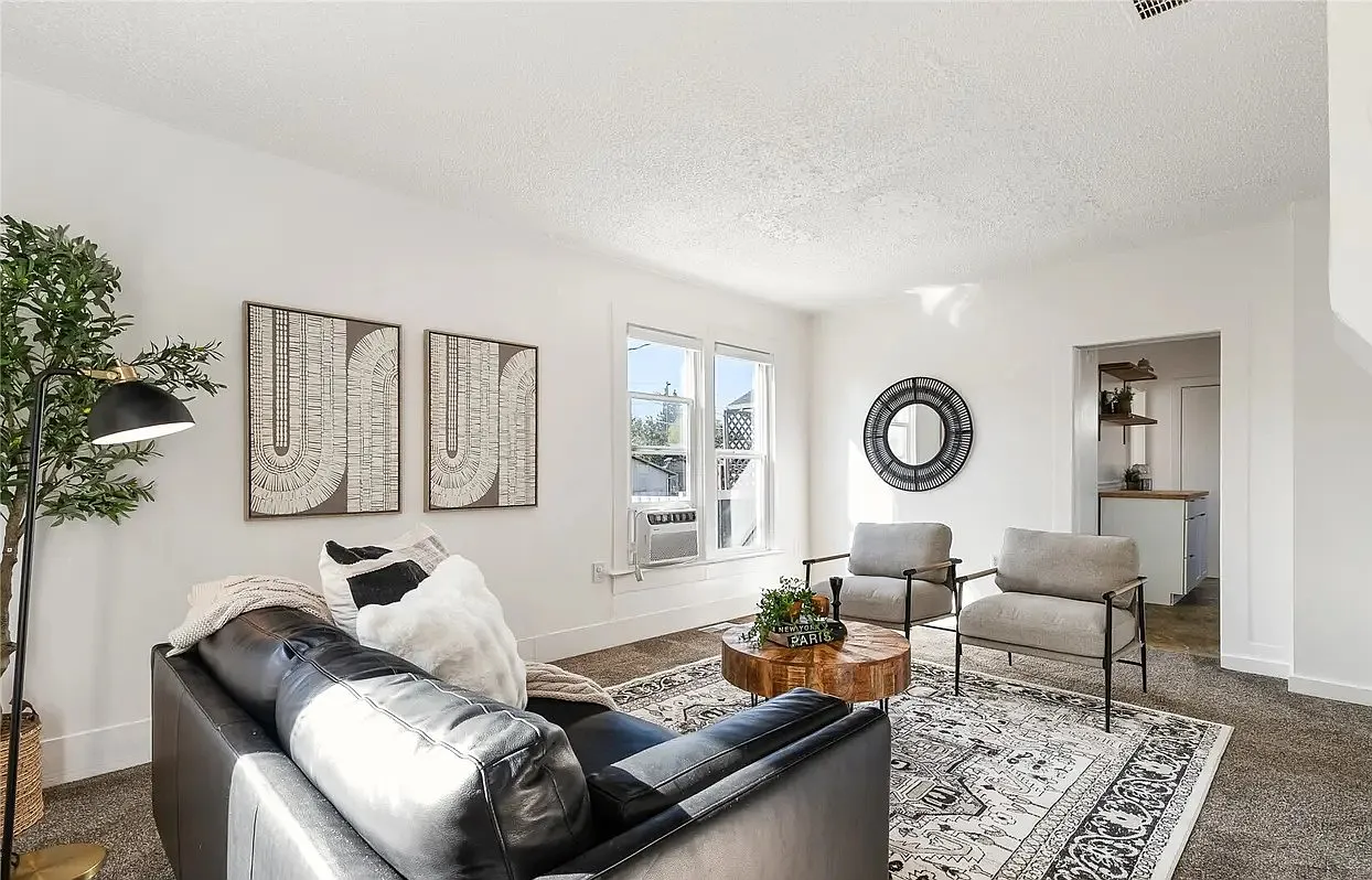 3 bed, 1188 sqft, $3,200 — Photo 2