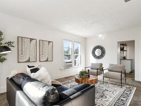 2nd image of 1211 Humboldt St