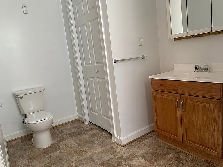 4610 Killam Ave — Photo 13
