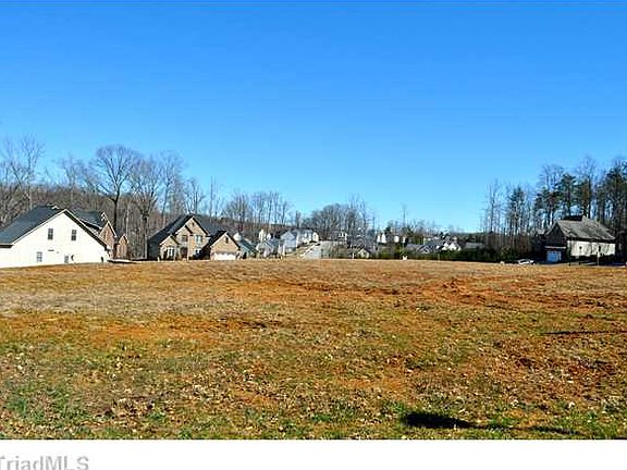 2nd image of 141 Arrowhead Dr
