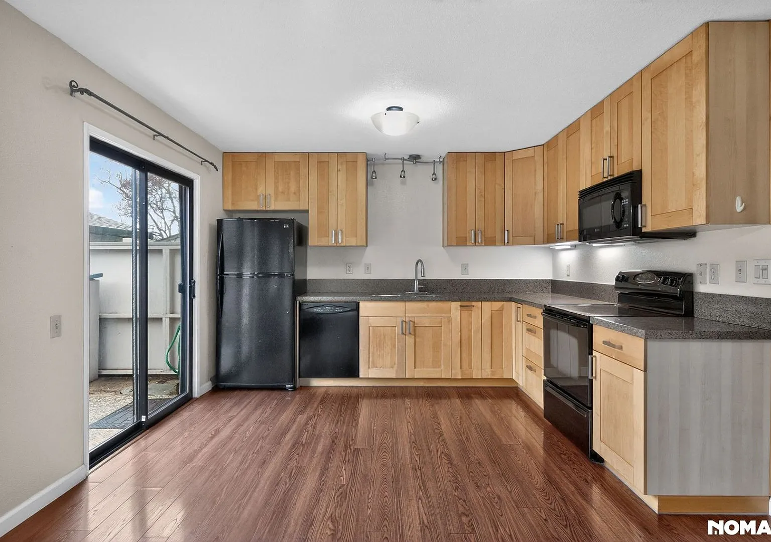 Charming 2BR Condo in San Jose — Photo 2